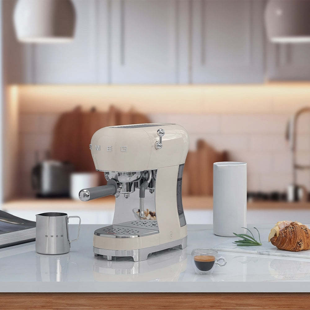 Smeg 50s Retro Style ECF02CRUK Espresso Coffee Machine Cream — image 6