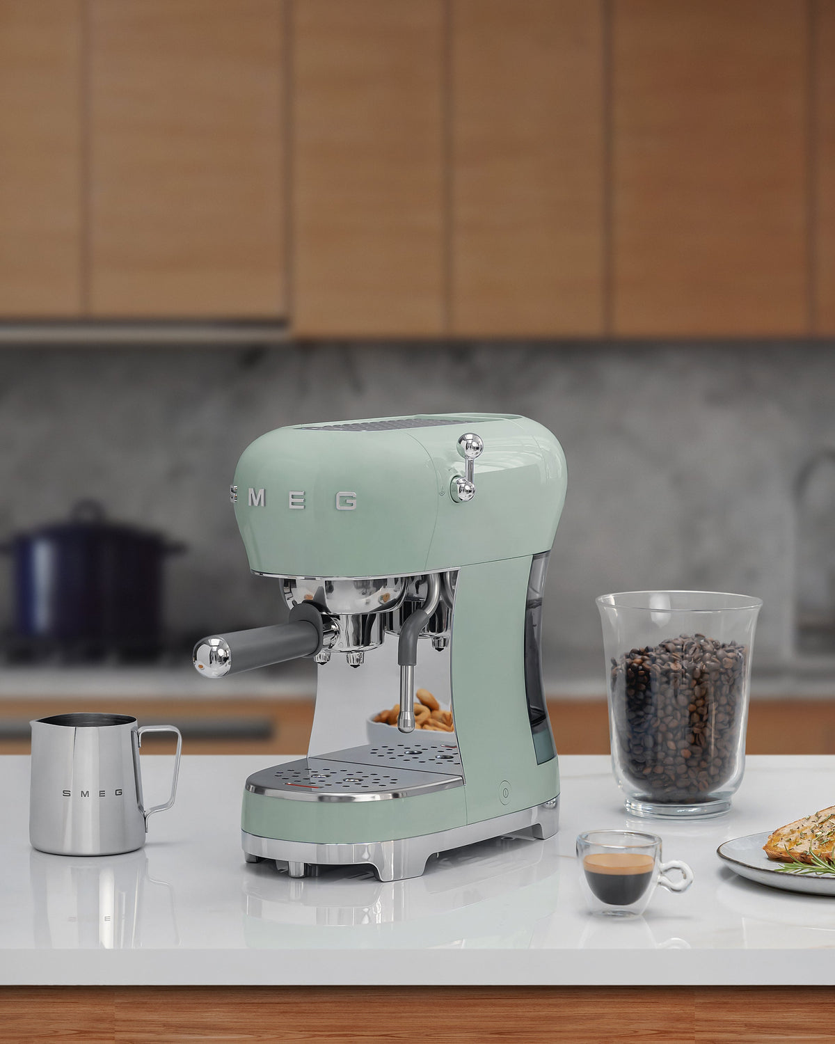 Smeg ECF02PGUK 50s Style Espresso Machine Pastel Green — image 7