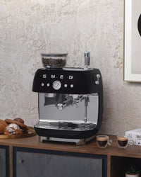 Smeg EGF03BLUK Espresso Coffee Machine with Grinder Black thumbnail 7
